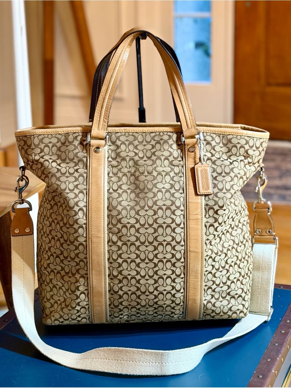 Coach Classic 2010 Micro C Signature Voyager XL Tote Weekender